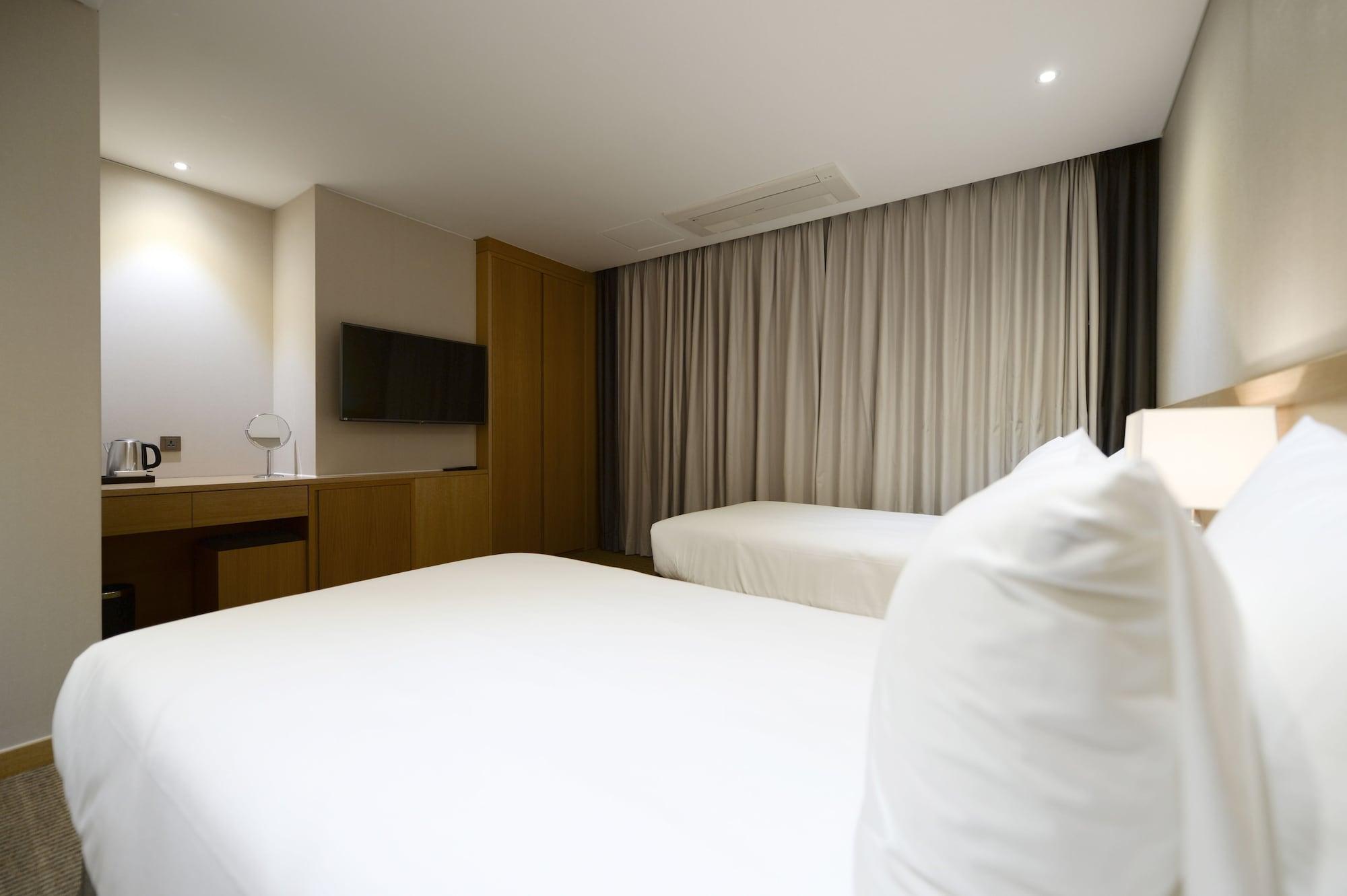 Hotel New Oriental Myeongdong Сеул Екстер'єр фото