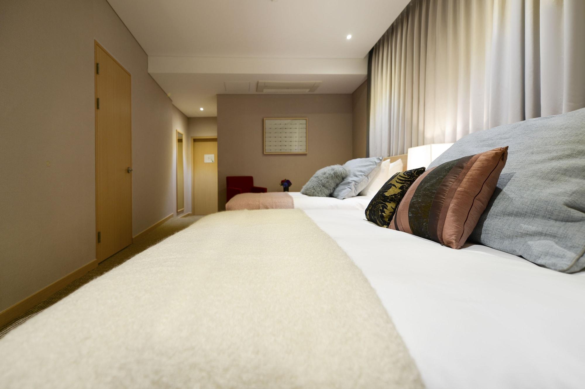 Hotel New Oriental Myeongdong Сеул Екстер'єр фото