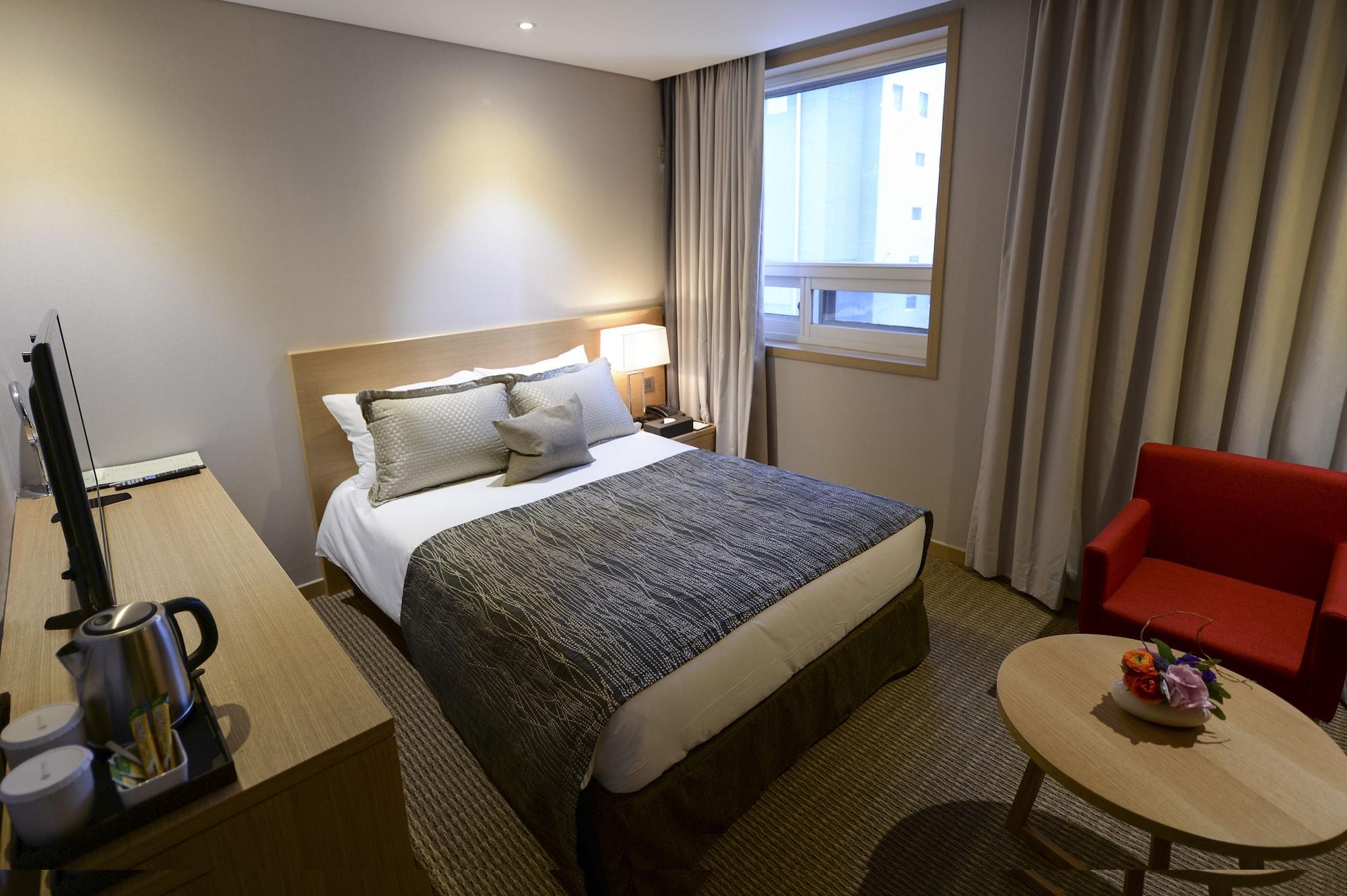 Hotel New Oriental Myeongdong Сеул Екстер'єр фото