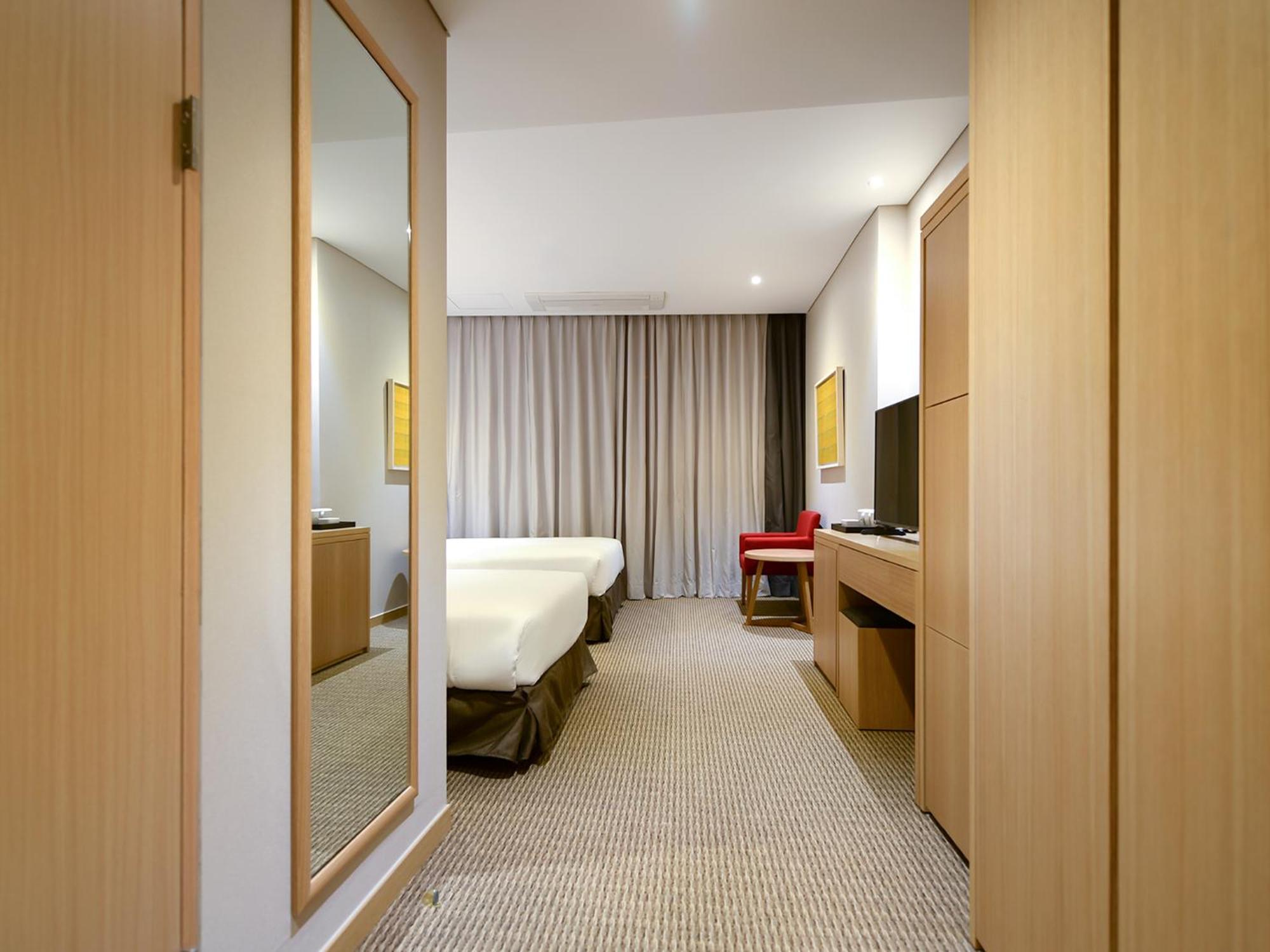 Hotel New Oriental Myeongdong Сеул Екстер'єр фото
